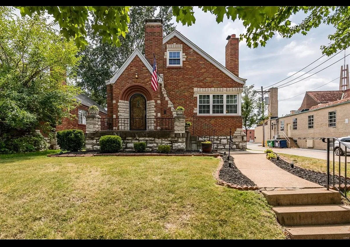 3 bed, 1865 sqft, $2,600 — Photo 1