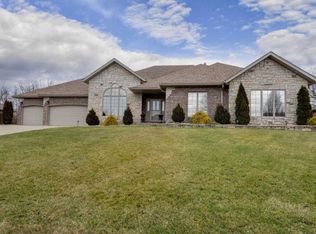 1910 N 9th Ave, Ozark, MO 65721