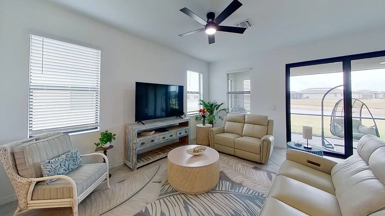 3 bed, 2201 sqft, $2,900 — Photo 2