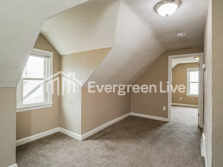141 W Norwich St — Photo 12