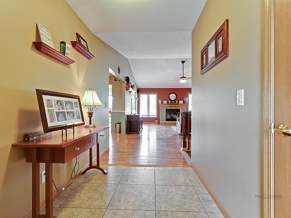 4th image of 206 White Oak Dr