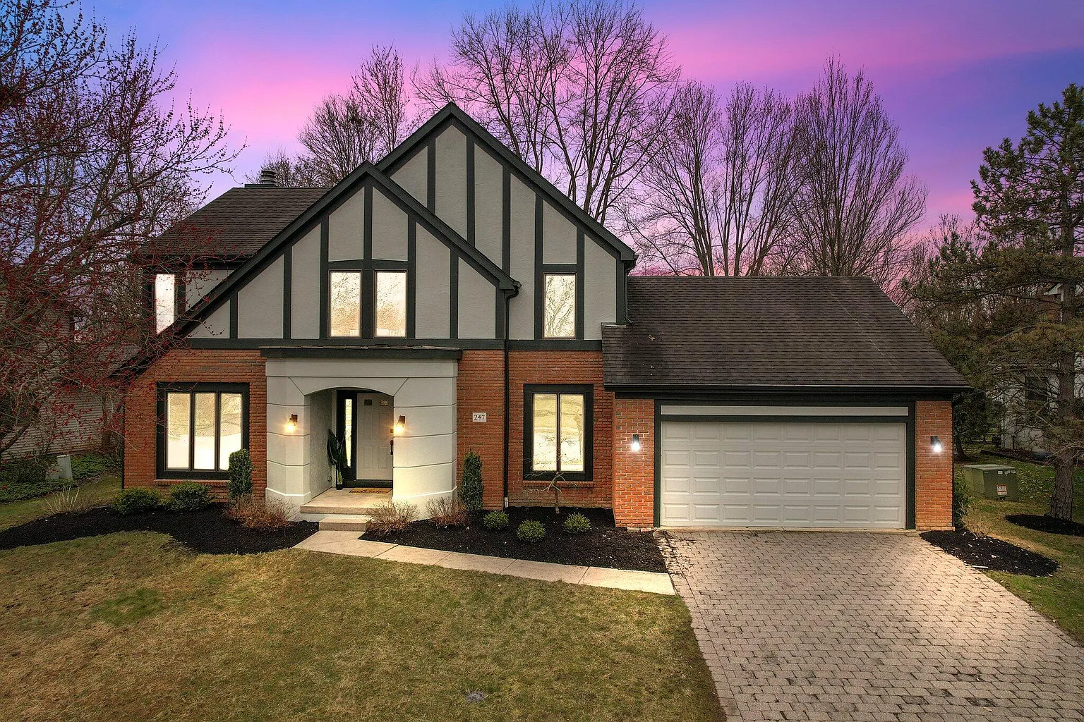 247 Briarbend Blvd photo 1