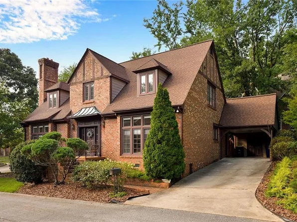 104 Candlewyck Dr, Winston Salem, NC 27104