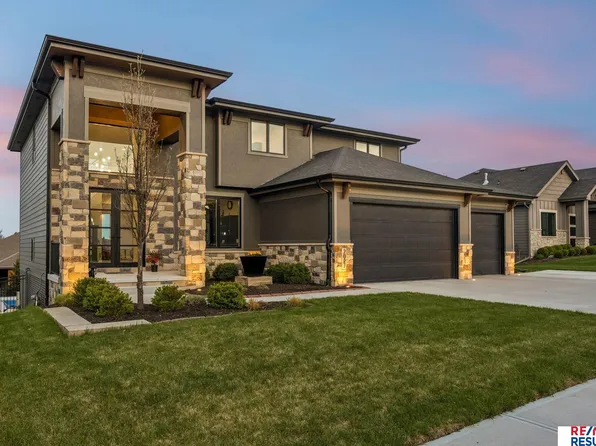 2027 S 211th St, Elkhorn, NE 68022