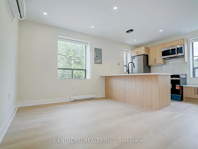 240 Durie St #201 — Photo 7