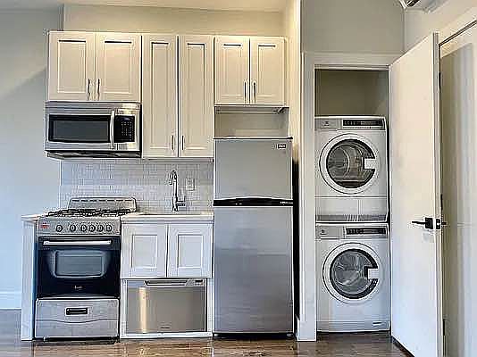 2nd image of 222 W 139th St APT 3