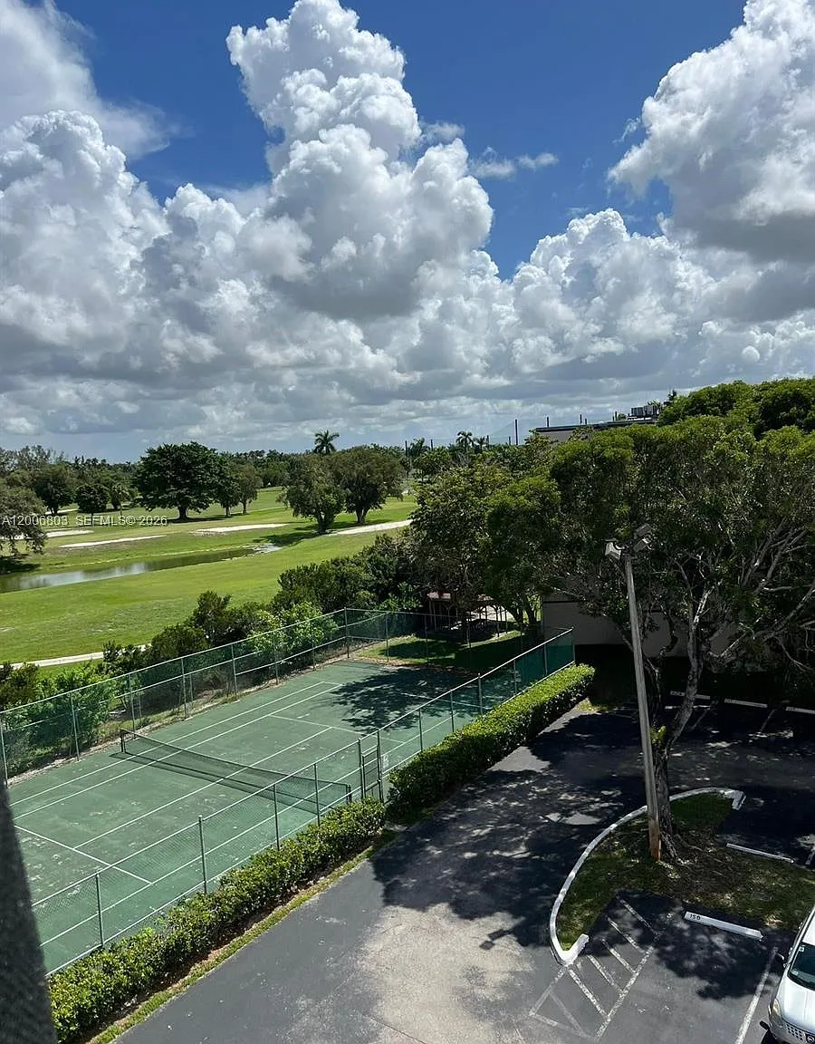 Las Brisas@ Country Club — Photo 1