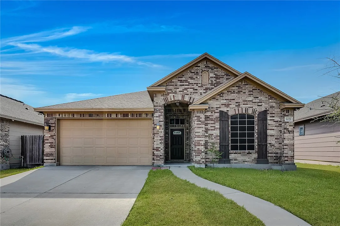 3 bed, 2.0 bath, 1638 sqft, $2,295 — Photo 1