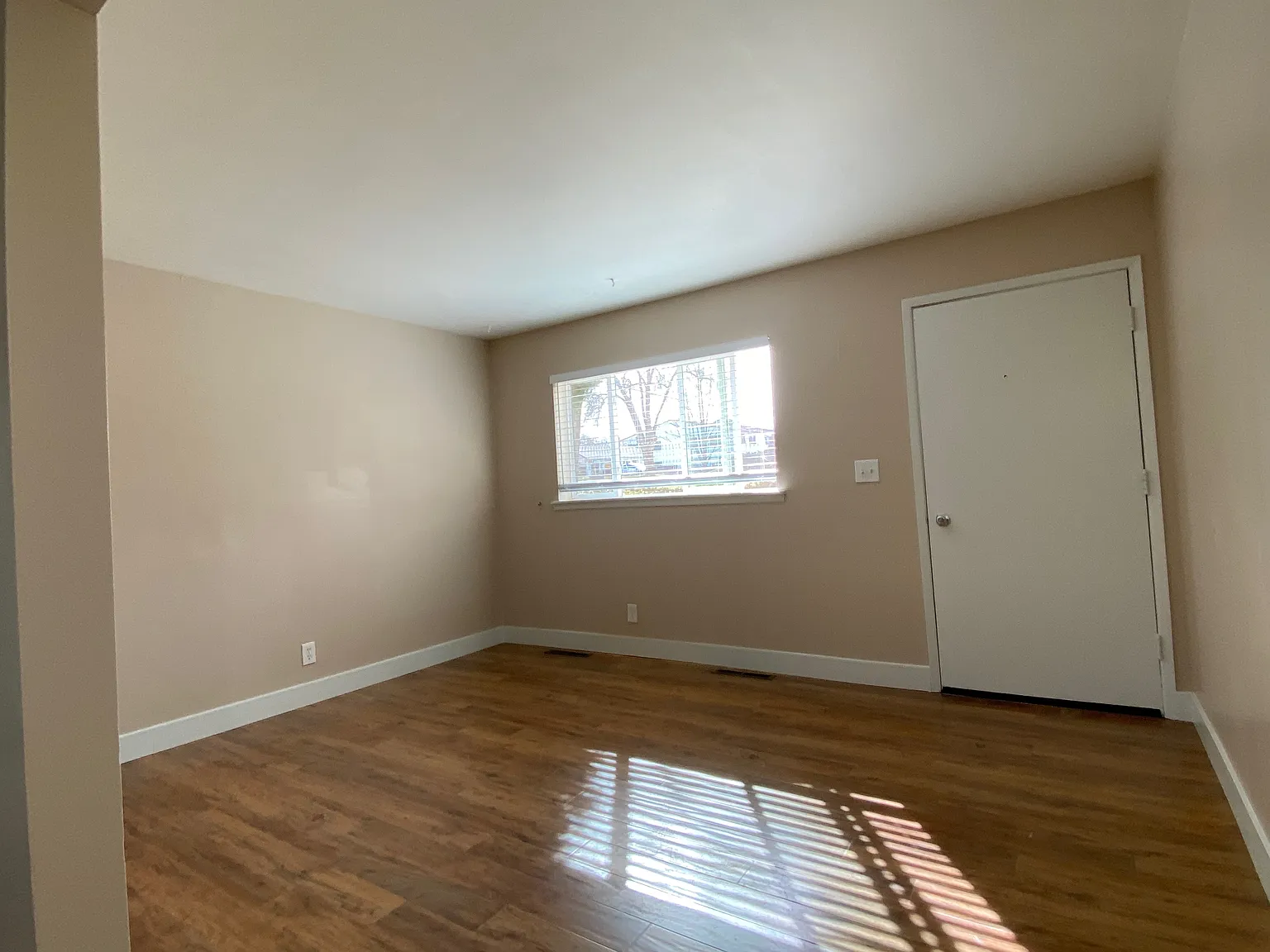 2 bed, 850 sqft, $1,650 — Photo 2