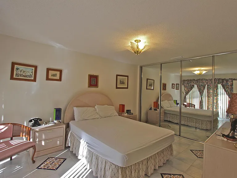 10201 Chapman Oak Ct — Photo 11