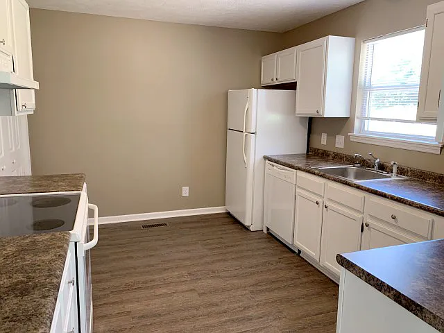 1752 Lewisburg Pike - 1 — Photo 3