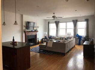 915 W Dakin St #4, Chicago, IL 60613