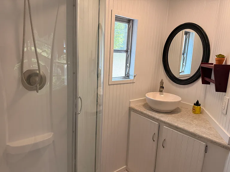 Second bedroom full bath.