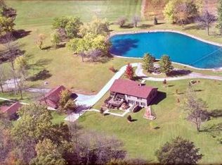20854 Cross Creek Rd, Bowling Green, OH 43402
