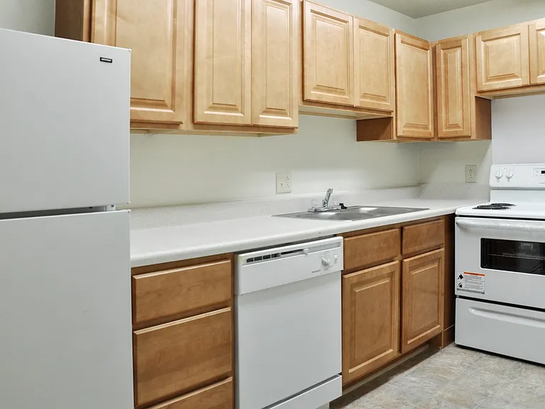 Manor View Apartments — Photo 6