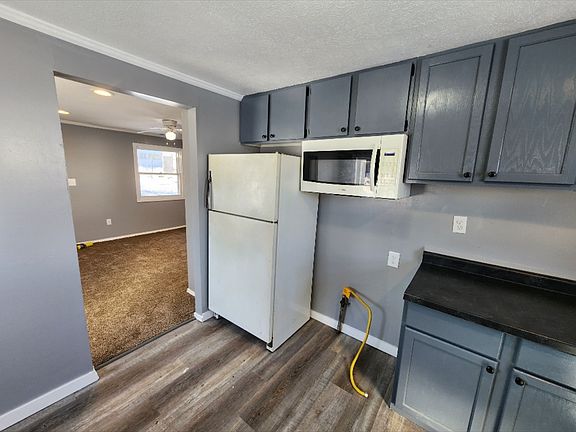 5th image of 409 E Woodside St