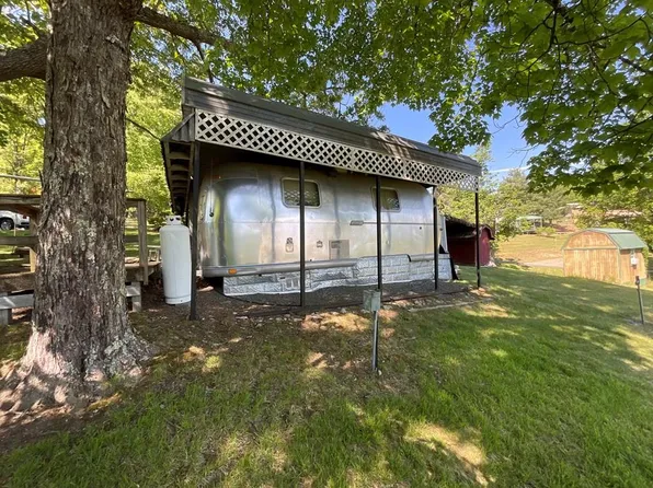 63 Starview Ln, Galax, VA 24333