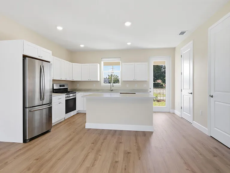 216 S Florida Ave #2 — Photo 4
