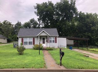917 E Budlong St, Carthage, MO 64836