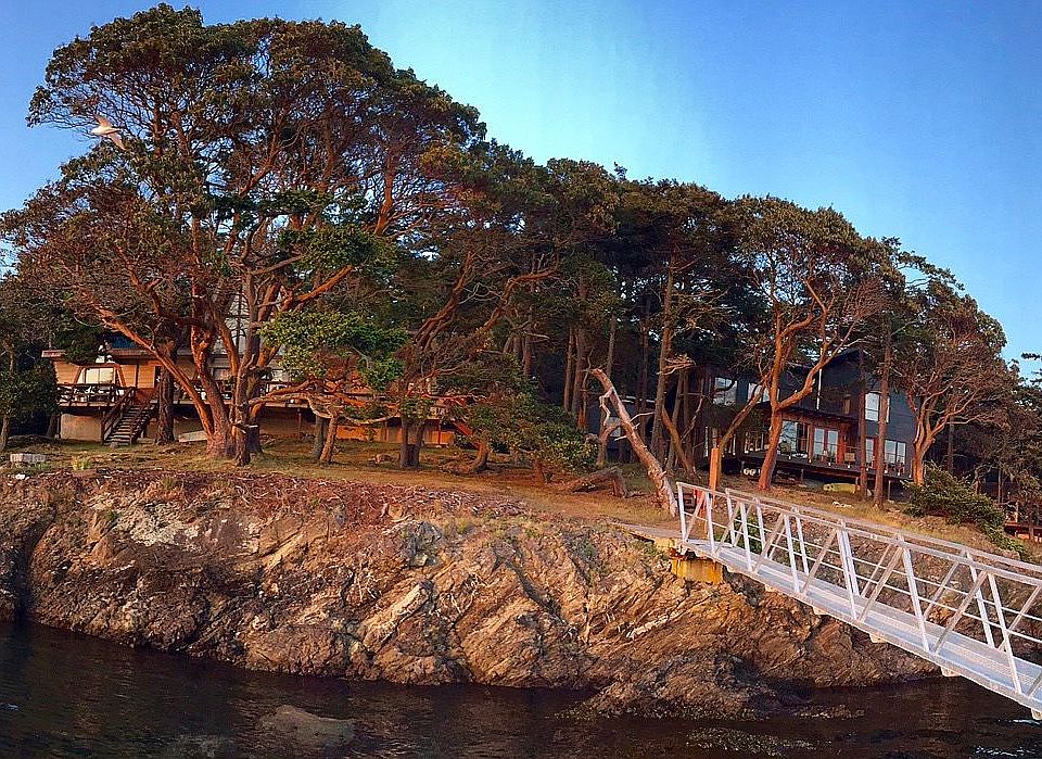 1st image of 605 Cape Dr