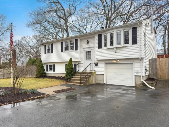 236 Read Ave, Coventry, RI 02816