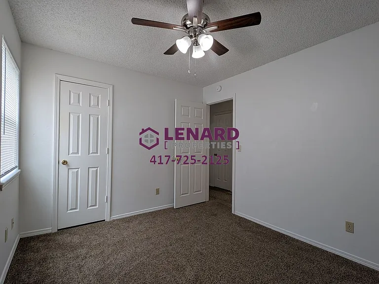 1911 E Laverne St — Photo 11