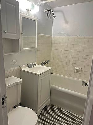 1st image of 304 E 41st St APT 404A