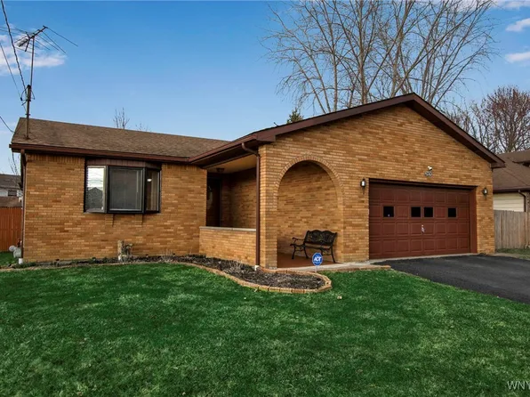 9404 Niemel Dr, Niagara Falls, NY 14304