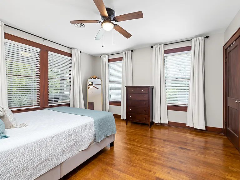 105 Russell Ct #105 — Photo 8