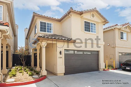 1784 Elm Ave Photo 1