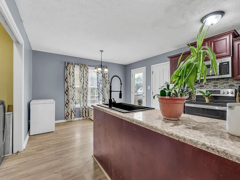 3723 Suiter Rd — Photo 11