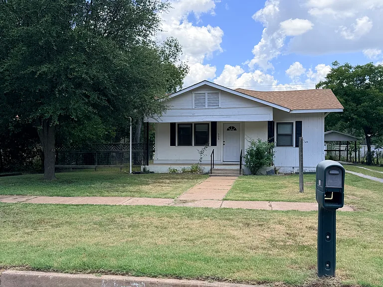 308 N Connellee Ave — Photo 6