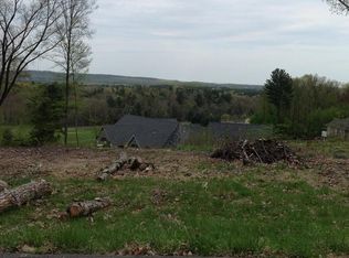 7 Overlook Ln, Southwick, MA 01077