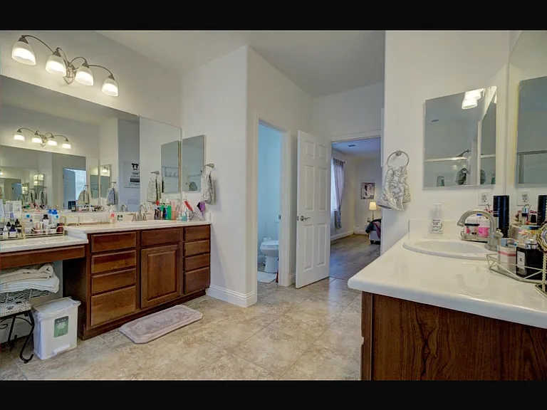 523 Danbury Pl — Photo 25