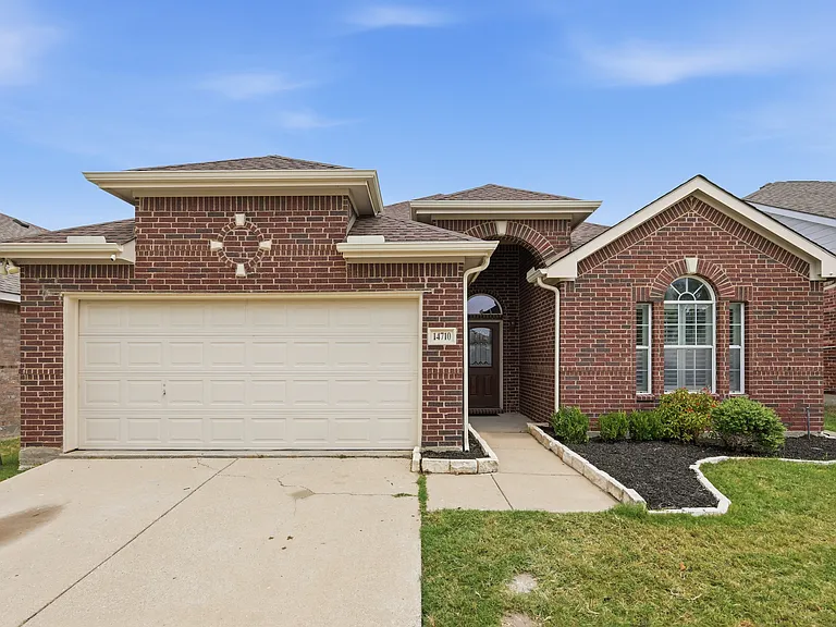 14710 Crystal Lake Dr — Photo 35