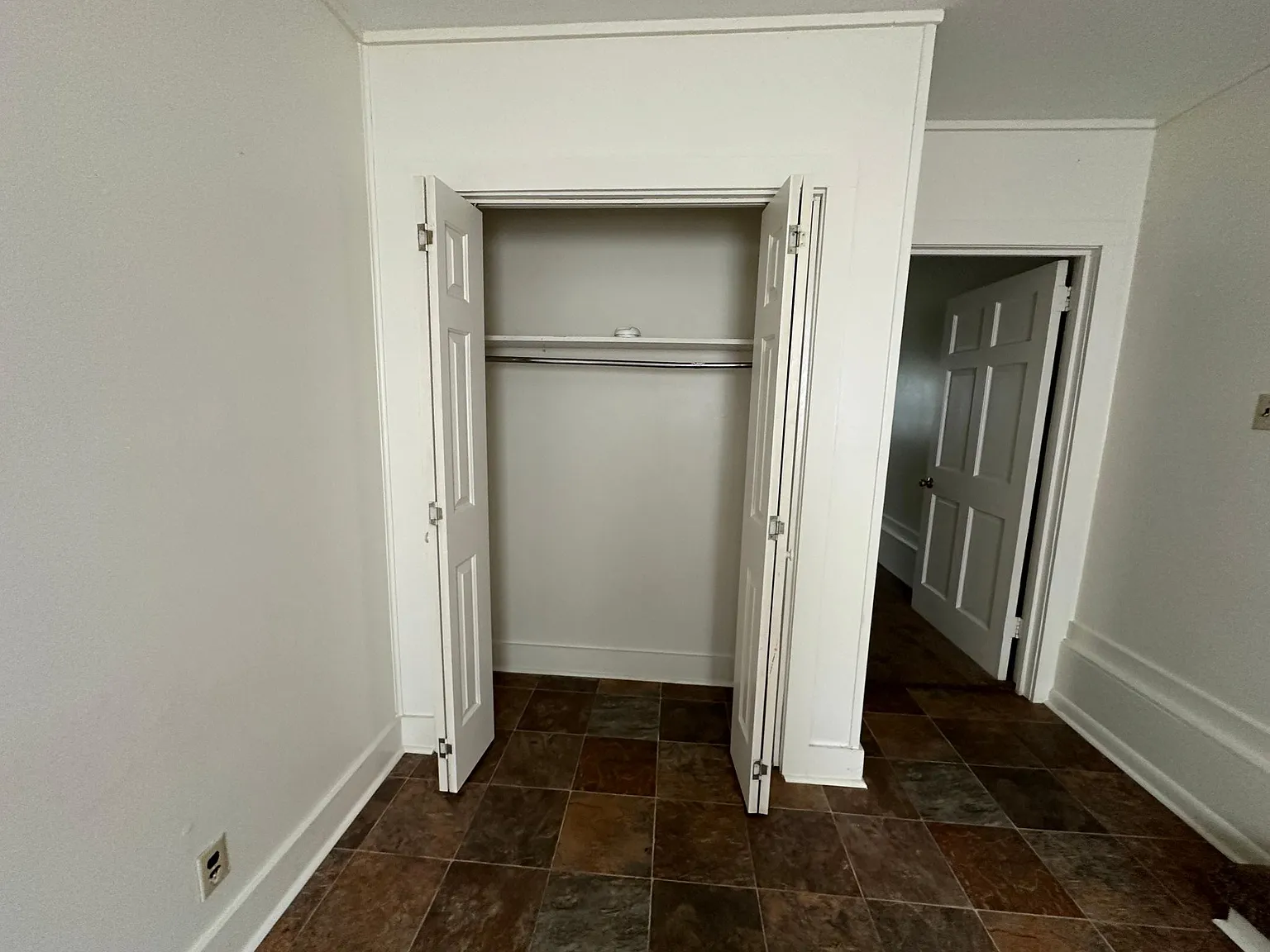 2 bed, 800 sqft, $825 — Photo 4