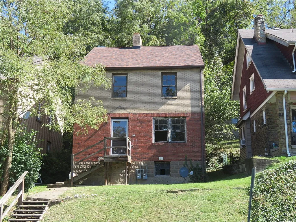 678 Princeton Blvd photo 1