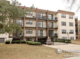 1629 W Sherwin Ave APT 301, Chicago, IL 60626
