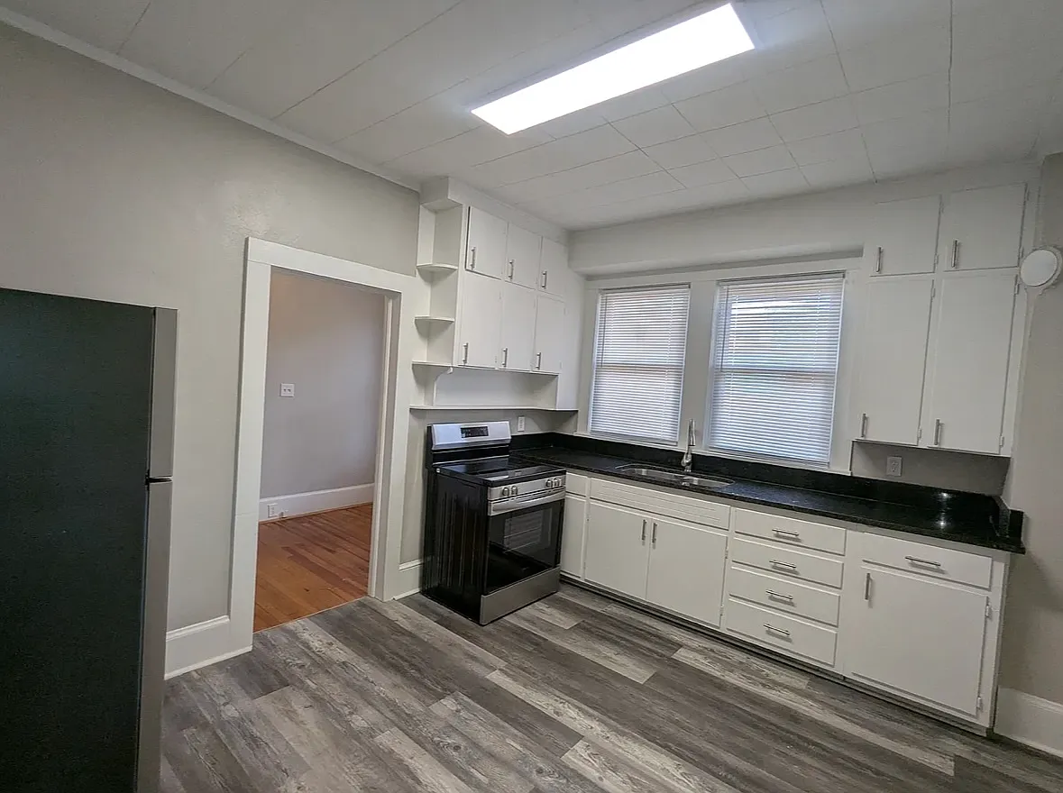 606 Park Avenue - 1 — Photo 2