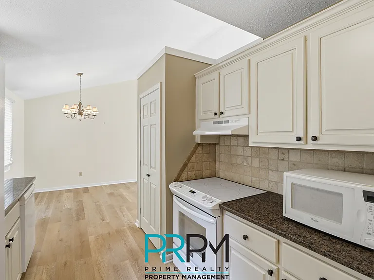 5 Parkstone Ct — Photo 10