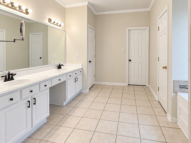 2nd image of 13807 Sutherland Spring Ln
