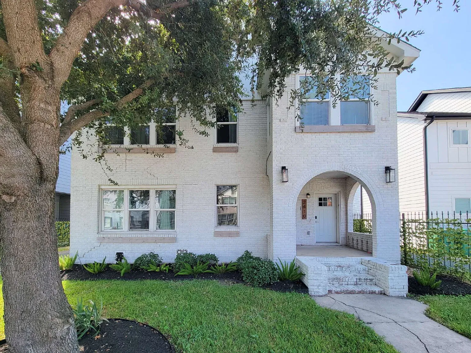2410 Truxillo St — Photo 3