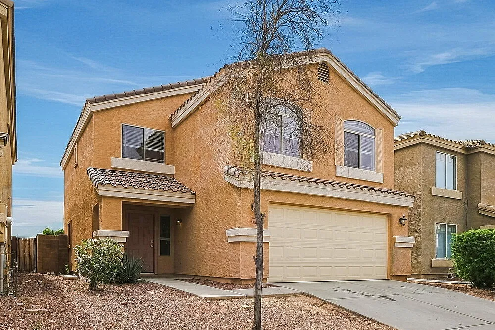 4 bed, 2.5 bath, 1949 sqft, $1,975 — Photo 4