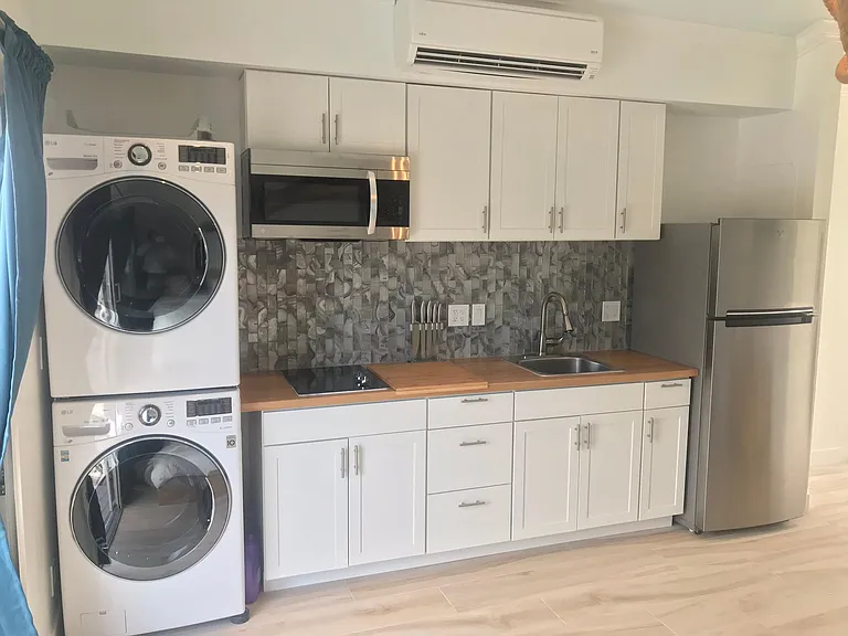 6498 NE 7th Ave #1 — Photo 8
