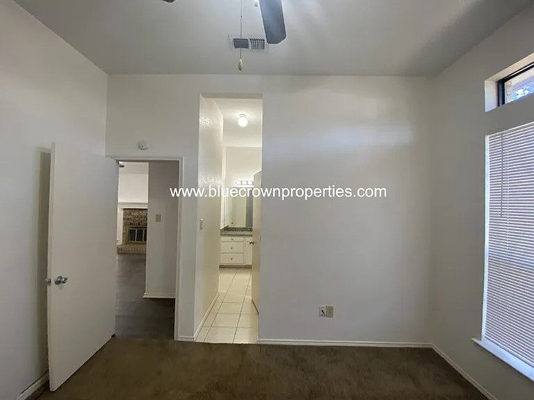 10307 Lone Pine Ln — Photo 6