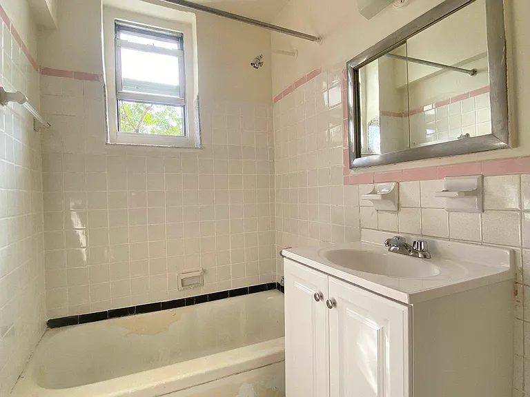 59-10 Junction Blvd #D — Photo 8