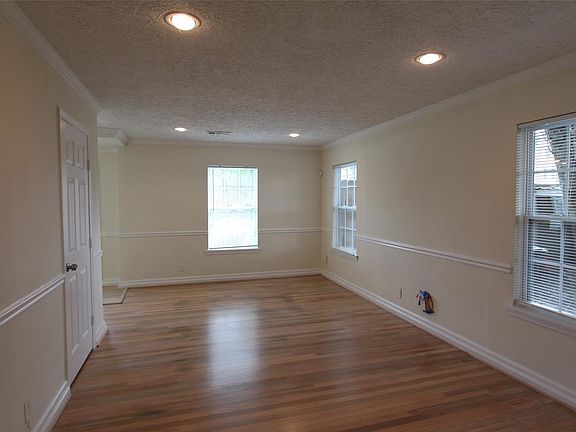 3rd image of 6630 Corbin St