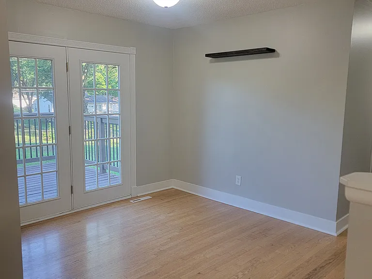 10706 N McGee St — Photo 8