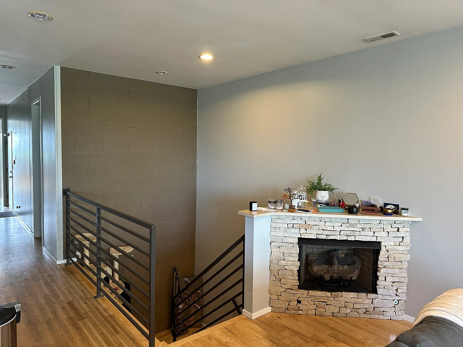 3 bed, 1337 sqft, $4,200 — Photo 4