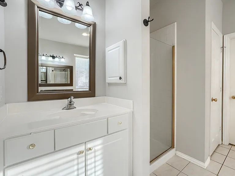 1808 Giddings Ct — Photo 32